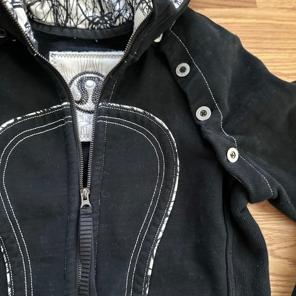 Lululemon Special Edition Scuba Hoodie (Detachable Sleeves) - Picture 11 of 16